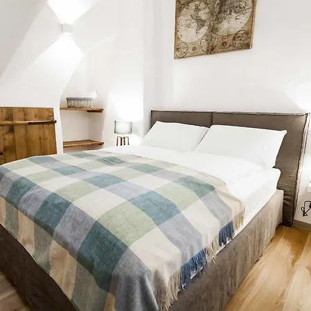 Cooper L Laubenhaus Appartement *